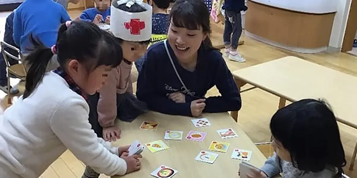 保育が必要な乳幼児を預かり、健全な育成を支える保育所保育士